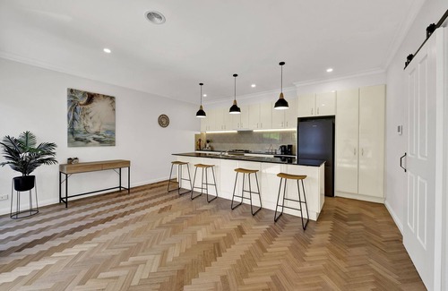 Dromana House | Tranquil Escape by Ready Set Stay - Beach, shops, internet, Foosball