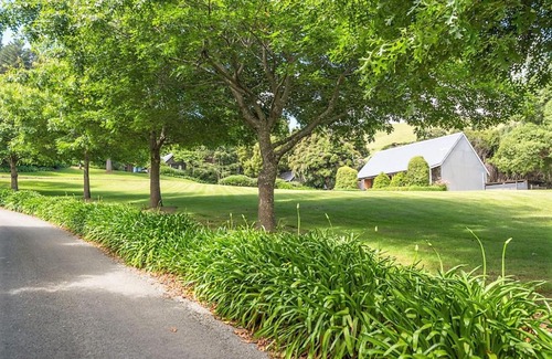 Akaroa House | Tranquil Family Retreat
