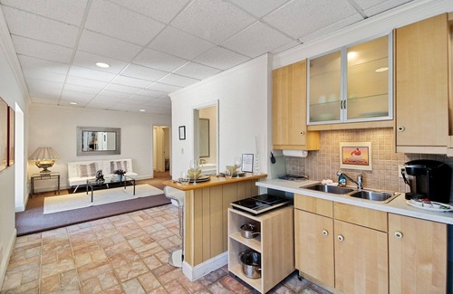 Long Green Condo | Tranquil Getaway In Gated Community - Free Wifi and laptop-friendly workspace by RedAwning
