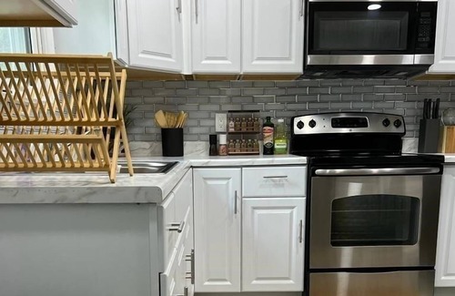 Newark House | Tranquil Haven: Modern Retreat in Newark