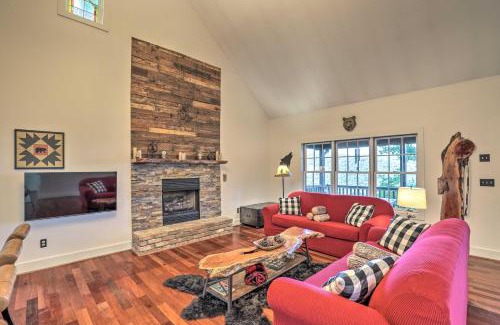 Gerton House | Tranquil Hendersonville Cabin with Mountain Views!