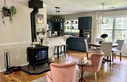 Linden House | Tranquil Home with Chickens and Ducks in Linden near vineyards & hiking