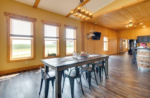 Huntsville Cabin | Tranquil La Prairie Retreat w/Patio & Fireplace!