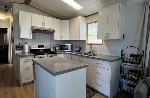 Sherkston Cottage | Tranquil Lakeside Retreat at 199 Wyldewood
