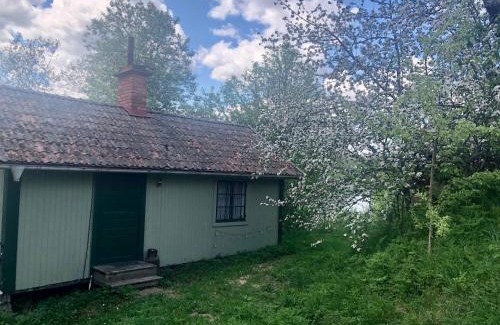 Avesta House | Tranquil Lakeside Cottage Retreat