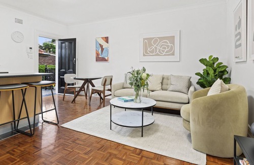 Petersham Apartment | Tranquil Living in Victorian Style Apartment