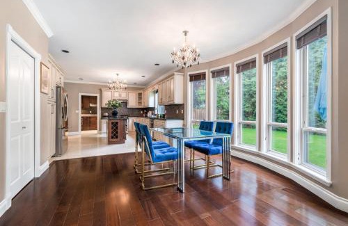 Steveston House | Tranquil Oasis:Your Private Bedroom in Richmond