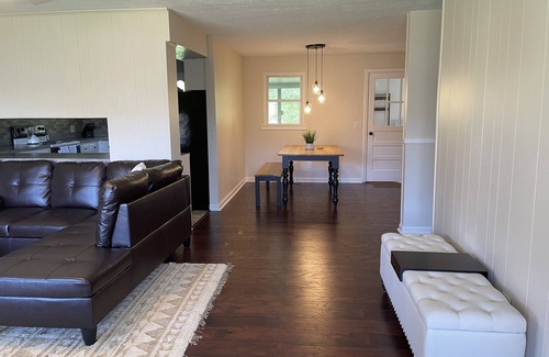 Todd House | Tranquil Paradise at Rich Mountain- Creek, birds and 15 Mins to Boone!