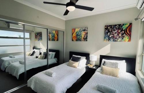 Glenroy House | Tranquil Retreat near to Airport
