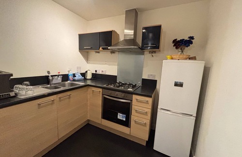 Grays Apartment | Tranquil Riverside Apartment in Grays