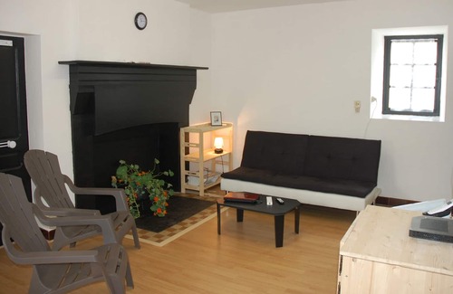 Saint-Mathieu Cottage | Tranquil Rural Retreat Farm Cottage, Nr St Mathieu, Haute Vienne/North Dordogne