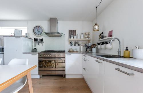 Streymoy House | Tranquil Village Retreat/Tjørnuvík