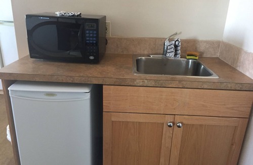 Innisfail Hotel | Travel Inn & Suites Innisfail