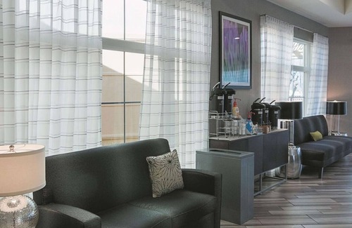 Airport North Hotel | Travel With Ease – Free Shuttle + Comfortable Accommodation | Free Breakfast