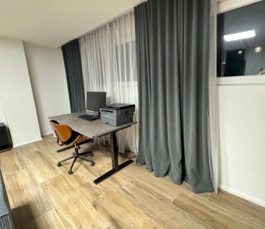 Kessenich Apartment | Travel-, Work-, & Fitness-Einliegerwohnung