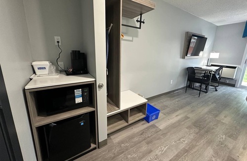 Bracebridge Hotel | Travelodge by Wyndham Bracebridge