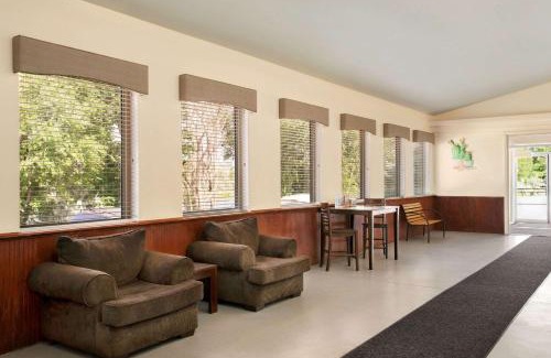 Guernsey Hotel | Travelodge by Wyndham Guernsey