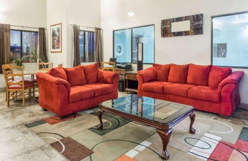 Del Camino Hotel | Travelodge by Wyndham Longmont