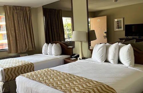 Downtown Reno Hotel | Travelodge by Wyndham Reno Downtown