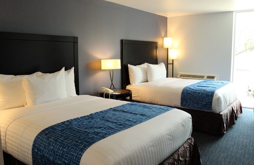 Racine Hotel | Travelodge by Wyndham Water’s Edge Hotel - Racine