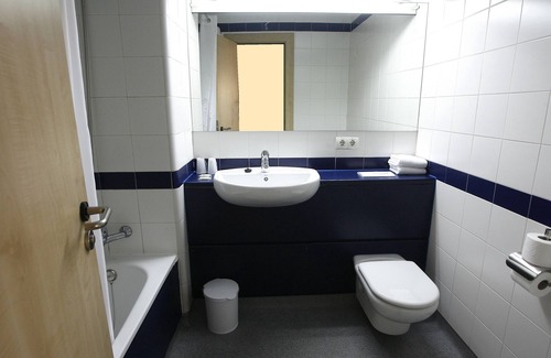 Manises Hotel | Travelodge Valencia Aeropuerto