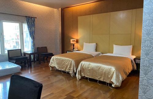 Fengshan District Hotel | Treasure Island Motel - Fengshan