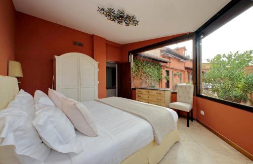 Rione III Colonna Apartment | TreasureRome Spanish Steps Penthouse