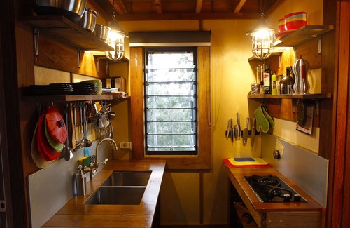 Austinville House | TREE HOUSE #1. Private, stone bath with amazing views of Gold Coast Hinterland
