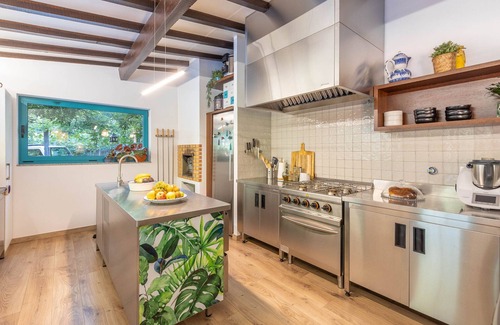 Barroselas House | Tree Retreat Bungalow
