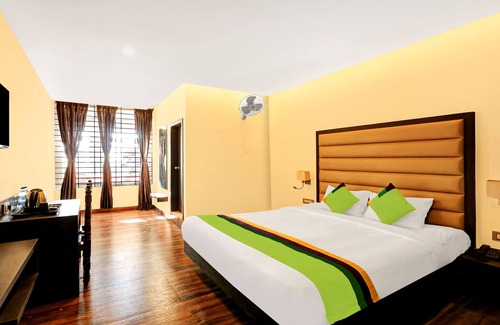 Stuart Hill House | Treebo Doha King