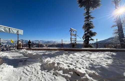 Theog Hotel | Treebo Shimla Ayurvedic Retreat, Kufri - Pure Veg