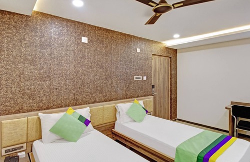 Tirupati Hotel | Treebo Usha Vasivi Alipiri Road, 2 Km From Tirupati Central Bus Station