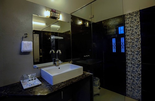 Barli Hotel | TreeHouse Rajbagh