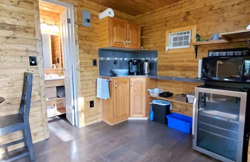 Lincoln Cabin | Treehouse Whispering Pines