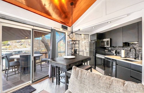 Village of Four Seasons Cabin | Treetop, 2 pools, dock, hot tub!