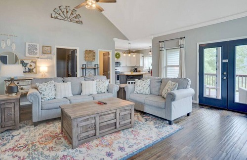 Wildwood House | Treetop Retreat - Amazing Views, Hot Tub, Secluded