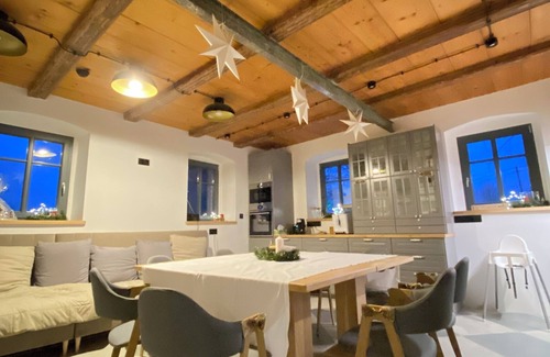 Mirsk House | Tremendous 200 years old 4-bedroom house in the midle of the mountains in Grudza