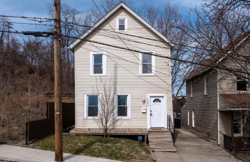 Tremont House | Tremont! 7 min to downtown Cleveland