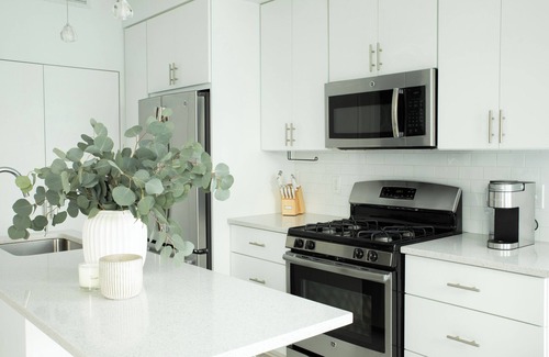 Tremont House | Tremont Black : Rooftop Patio : Location!
