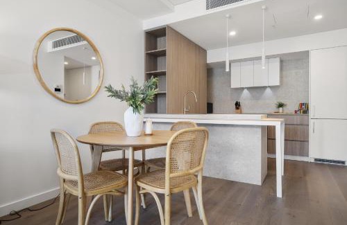 North Fremantle Apartment | Trendy 1-Bed Retreat in Fremantle with Rooftop