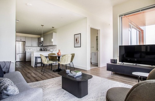 Alexandria West Apartment | Trendy Alexandria West 2BR w/Gym & Bocce, nr Transport, by Blueground