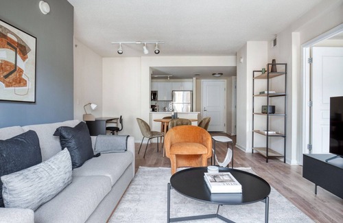 North Bethesda Apartment | Trendy North Bethesda 2BR w/W/D, Pool & Gym, nr Metro, by Blueground
