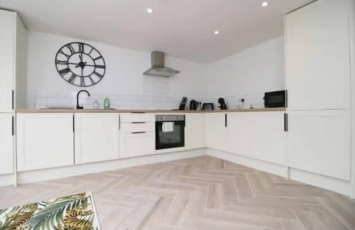 Pentre House | Treorchy Terrace: Stunning Rhondda Valley
