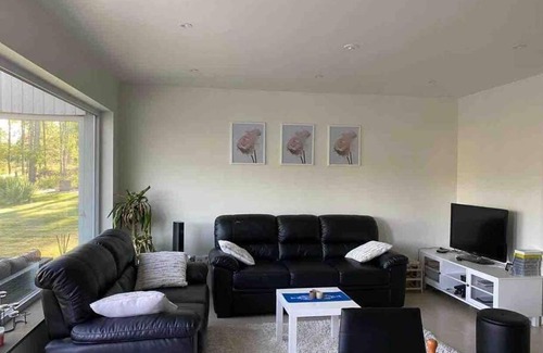 Rimbo Villa | Trevlig stuga med uteplats