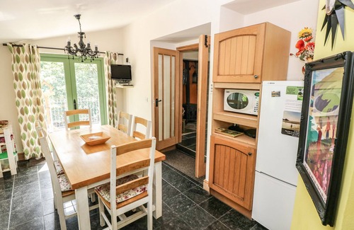 Dinas Cross House | TREWRACH COTTAGE, pet friendly, with open fire in Dinas Cross