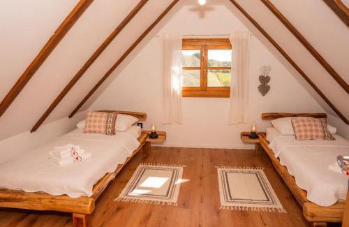 Pisarovina House | Tri srca