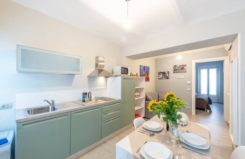 Alba House | Trifulhouse holiday apartments: THE ENTIRE PALACE! max occupancy 16 guests