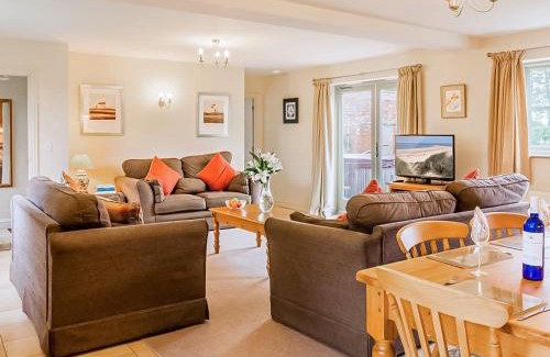 Irstead House | Trinity House