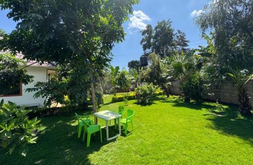 Moshi Bed & Breakfast | Triple D's