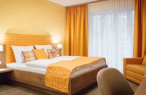 Engelhartszell Bed & Breakfast | Triple room, shower, WC, with mountain view - Gasthof-Pension Luger - am